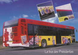 Claire Bretécher. Florence Cestac. RARE Carte Postale Le Bus Des Présidentes. STGA. 2002. Atelier Graphique Angoulême. # - Postcards