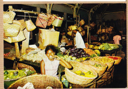 16171 / ⭐ ◉ SAINT-DENIS Marché Fruits-Légumes Petite Vendeuse Ile De LA REUNION Vue Partielle 1970s J.J CLADERE 422 - Saint Denis