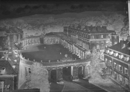 TRÈS GRANDE PLAQUE DE VERRE, NANCY, PLACE CARRIÈRE, PALAIS GOUVERNEMENT. VERS 1950. - Glasplaten