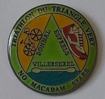 Pin's  Villes  BONNAL,ESPRELS,VILLERSEXEL, Sports  Cyclisme, Natation, Course à Pied, TRIATHLON DU TRIANGLE VERT - Radsport