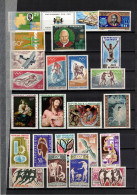 Lot De Timbres Neufs ** Du GABON (ref 053 ) Voir 2 Scans Et Description - Lots & Kiloware (mixtures) - Max. 999 Stamps