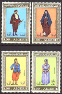 Année 1975-N°606/609 Neufs**MNH  : Costumes Traditionnels Algériens - Algérie (1962-...)