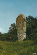 Circuit Des Monts De Blond .Envitrons De Cieux. Le Menhir De Cinturat - Dolmen & Menhirs