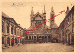 Cathédrale - Place De L'Evêché - Tournai - Tournai