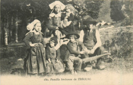 29* TREGUNC  Famille Bretonne     RL33.0987 - Trachten