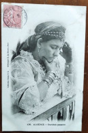 ALGERIE - Ouridah Pensive - CPA - Ecrite - Frauen