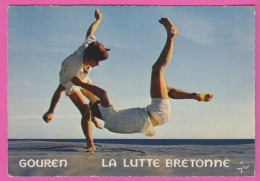 LA LUTTE BRETONNE - GOUREN - CPM Dentelée Grand Format - Lutte Entre 2 Hommes - Wrestling