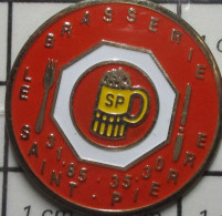 511c  Pin's Pins / Beau Et Rare / BOISSONS / ASSIETTE CHOPE BIERE BRASSERIE LE ST PIERRE - Getränke
