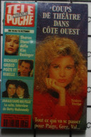 511C  Pin's Pins / Beau Et Rare / THEME : MEDIAS / MAGAZINE TELE POCHE COTE OUEST SHARON STONE RICHARD GRIECO - Mass Media