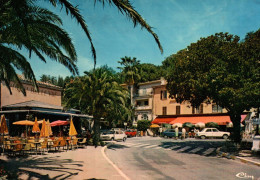 Renault R5 Simca 1100 Peugeot 204 à Bormes-les-Mimosas - PKW