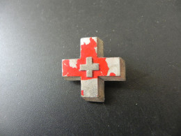 Old Badge Schweiz Suisse Svizzera Switzerland - Redcross Rotes Kreuz 1941 - Sin Clasificación