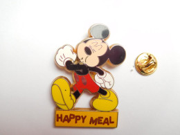 Beau Big Pin's En Zamac  , Disney , Mickey , Happy Meal , MC Donald's , ATTENTION : Pin's Légérement Décoloré - Disney