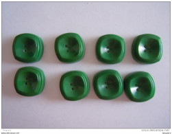 8 Vintage Groene Knopen Plastic  Boutons Vert 1,50 Cm - Botones