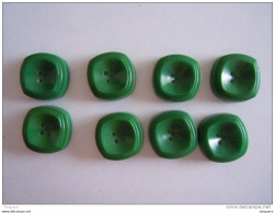 8 Vintage Groene Knopen Plastic  Boutons Vert 1,50 Cm - Boutons