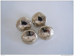 4 Knopen Buttons Bouton "State Of Claude Montana" - Boutons