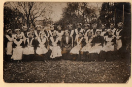 Cpa Photo Souvenir Groupe De Femmes En Uniforme Servantes Années 1900-10 - Sonstige & Ohne Zuordnung