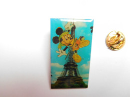 Beau Pin's , Disney  , Mickey , Tour Eiffel Paris , Non Signé - Disney