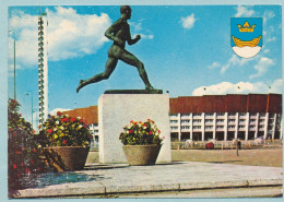 HELSINKI HELSINGFORS - Paavo Nurmen Patsas Ja Olympia Stadion - Paavo Nurmi's Statue And Olympic Stadium - Finnland