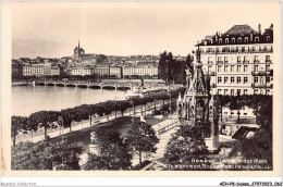 AEHP8-0678- SUISSE - GENEVE - LA PLACE DES ALPES ET LE MONUMENT BRUNSWICK - PANORAMA  - Genève