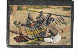 Afrique-TYPES Et COU TUMES-Beau Plan Animé D'un JOUEUR De " BALAFON " - Non Classificati