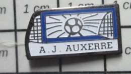 511B Pin's Pins : Rare Et Belle Qualité : SPORTS / CLUB DE FOOT AJA AUXERRE - Voetbal