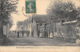 CPA 80 FORCEVILLE EN VIMEU / LA SORTIE DES USINES CALINE - Autres & Non Classés