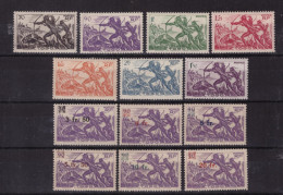 TOGO - Tireur à L'arc -   Lot De 13 Timbres Neufs ** - Cote 32 € - Unused Stamps