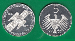 Medaille Ca.35 Mm Ca.17,2 Gramm Germanisches Museum NP 1852-1952   (31374 - Unclassified
