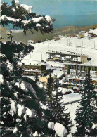 38 - Chamrousse - Percée Sur La Station - La Résidence L'Hermitage Et Les Jonquilles Dominés Par La Chaîne Du Vercors -  - Chamrousse