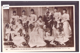 GRANDE BRETAGNE - THEIR MAJESTY THE KING AND QUEEN WITH BRIDESMAIDS - TB - Familles Royales