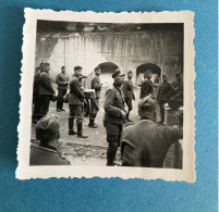 Photo WWII Allemande Valkenburg MAASTRICHT Hört Was Kommt Von Oben  IR 83 IR 151 - 1939-45