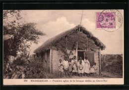 CPA Madagaskar, Première Eglise De La Brousse Dédidée Au Christ-Roi  - Madagascar