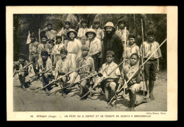 SCOUTISME - AFRIQUE (CONGO) - UN PERE DU ST-ESPRIT ET SA TROUPE DE SCOUTS A BRAZZAVILLE - VOIR ETAT - Scouting