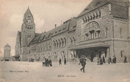 FRANCE - Metz - La Gare - Edit G Forissier - Metz - Vue Panoramique - Des Gens Qui Passent - Carte Postale Ancienne - Metz