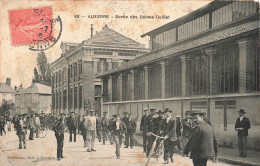 FRANCE - Auxerre - Sortie Des Usines Guillet - Animé - Carte Postale Ancienne - Auxerre