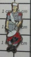 2020 Pin's Pins / Beau Et Rare / MILITARIA / TAMBOUR DE LA LEGION ETRANGERE - Militair & Leger