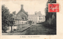 FRANCE - Ernée - Vue Sur La Rue De L'Abreuvoir - Carte Postale Ancienne - Ernee