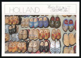 CPSM / CPM 10.5 X 15 SABOT (19) A View Of Holland  Woodenshoes  Chaussures En Bois  Sabot - Kunsthandwerk