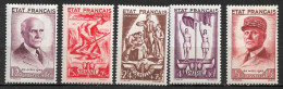 FRANCE 1943 Maréchal PETAIN N° Y&T 576-580 Charnière Sur Les N° 576, 578, 580 - Nuovi