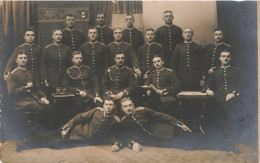 MILITARIA - Un Groupe D'officiers - Carte Postale Ancienne - Regimenten