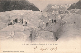 FRANCE - Chamonix - Traversée De La Mer De Glace - Plusieurs Personnes Sur La Glace - Carte Postale Ancienne - Chamonix-Mont-Blanc