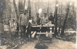 MILITARIA - Des Officiers Dans La Forêt - Carte Postale Ancienne - Regimenten