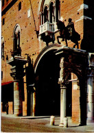 Ferrara, Palazzo Comunale, Statue Dei Duchi Nicolò E Borso D’Este - Viag. 1982 - Ferrara