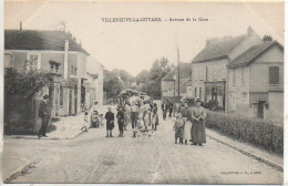 89 VILLENEUVE-la-GUYARD  - Avenue De La Gare (très Animée) - Villeneuve-la-Guyard