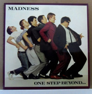 MAXI 45 TOURS MADNESS ONE STEP BEYOND - STIFF RECORDS 740 522 En 1979 - 45 Toeren - Maxi-Single