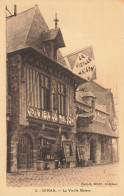 Dinan * Rue * Façade De La Vieille Maison * Commerce Magasin - Dinan