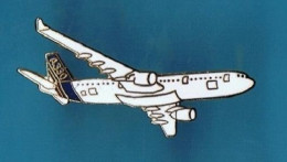 PIN'S //  ** AIRBUS A330 / AIR FRANCE ** - Aviones