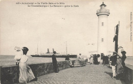 St Nazaire * La Vieille Jetée Et Le Môle * Le Paquebot Transatlantique LA NAVARRE Quittant La Rade * Phare Lighthouse - Saint Nazaire