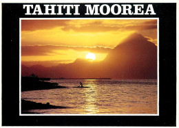 Tahiti - Moorea - Coucher De Soleil - Soleil Couchant Sur L'île De Moorea Vue Du Port De Papeete - CPM - Carte Neuve - V - Tahiti