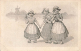 FOLKLORE - Costume - Fillettes En Costumes Traditionnels - Sabots - Coiffe - Moulin - Carte Postale Ancienne - Trachten